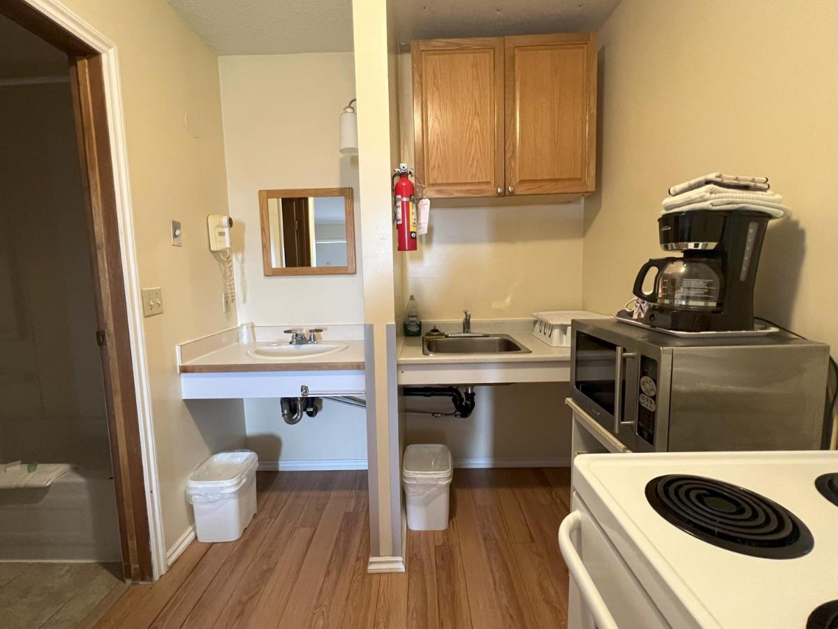 Hillview Motel Vanderhoof Ngoại thất bức ảnh